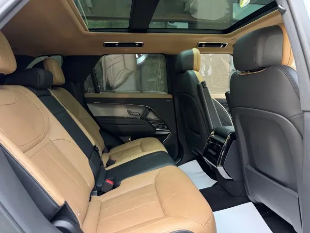 Land Rover Range Rover Sport — Фото автомобиля 13