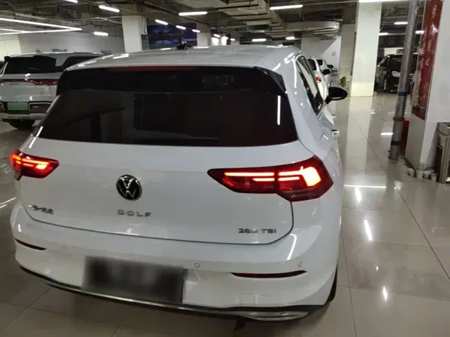 Volkswagen Golf — Фото автомобиля 5