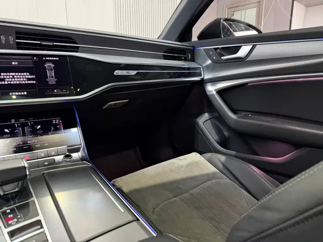 Audi A6L — Фото автомобиля 11
