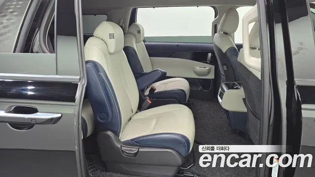 Kia Carnival Generation 4 — Фото автомобиля 25