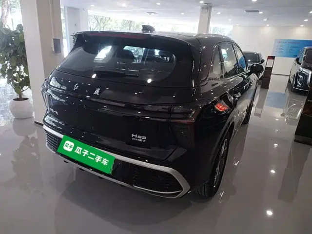 Hongqi HS3 PHEV — Фото автомобиля 6