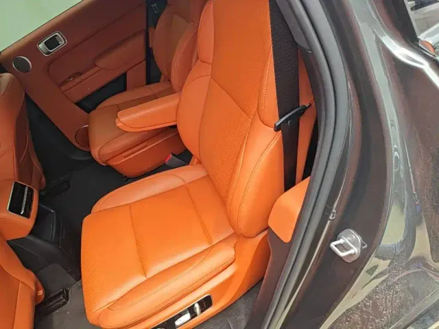 Li Auto L8 — Фото автомобиля 16