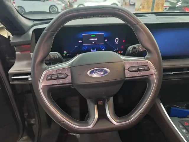 Ford Edge — Фото автомобиля 10