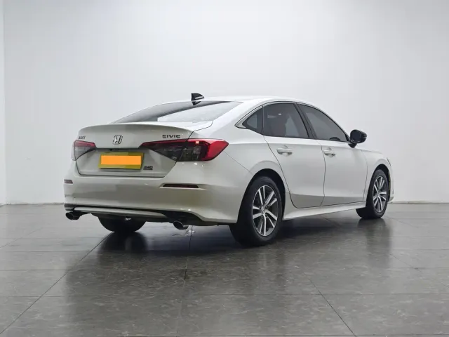 Honda Civic — Фото автомобиля 3