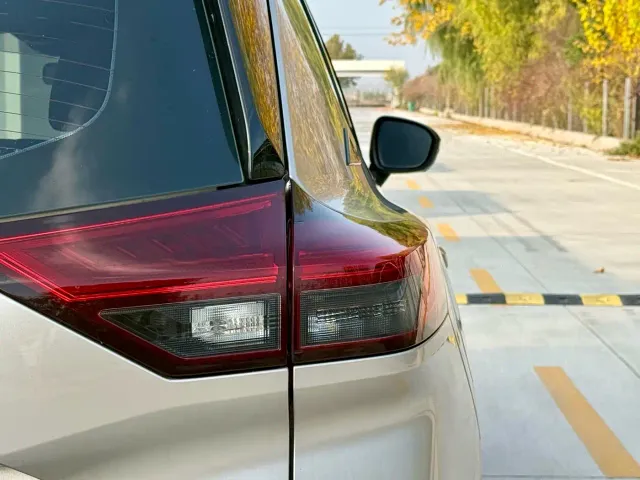 Nissan X-Trail — Фото автомобиля 11