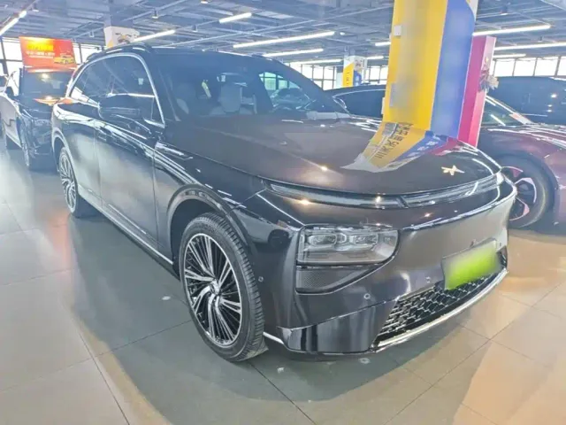 Xpeng G9 — Фото автомобиля 3