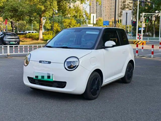 Фотография автомобиля — Changan Lumin