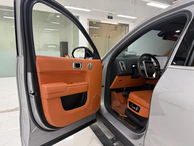 Li Auto L8 — Фото автомобиля 7