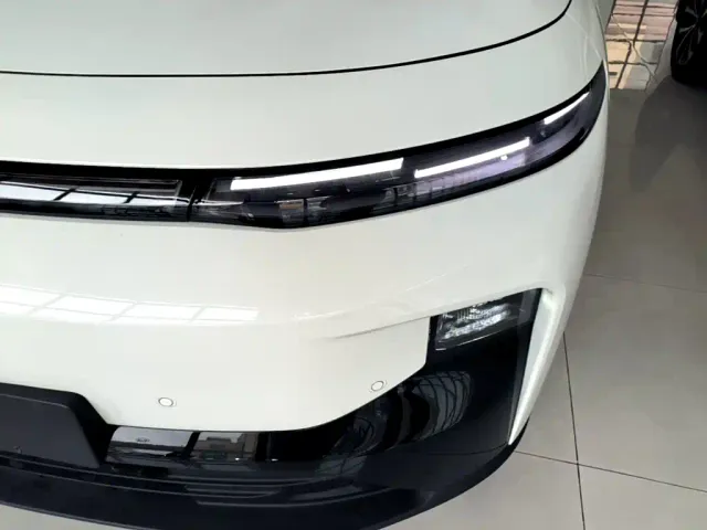 Leapmotor B10 — Фото автомобиля 23
