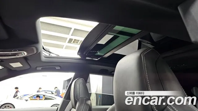 Audi Q8 55 TFSI quattro Premium — Фото автомобиля 19
