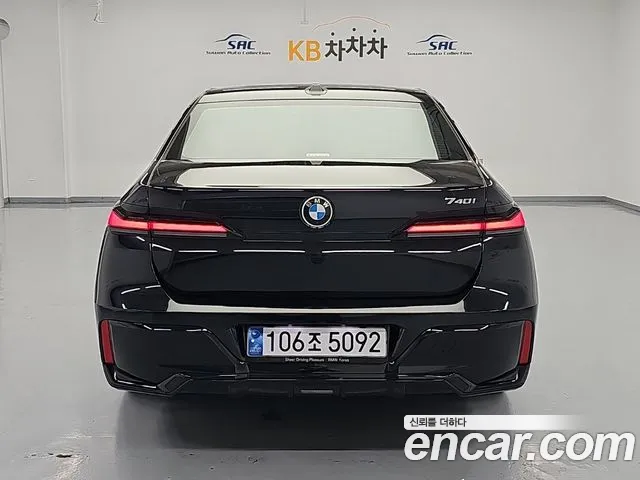 BMW 7 Series G70 — Фото автомобиля 2