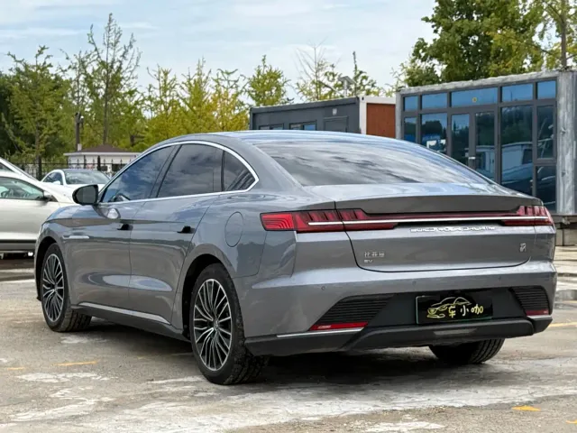 BYD Han — Фото автомобиля 9