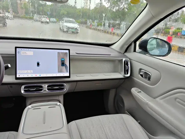 Leapmotor B10 — Фото автомобиля 24