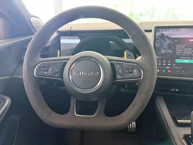 Lynk & Co 03 — Фото автомобиля 19