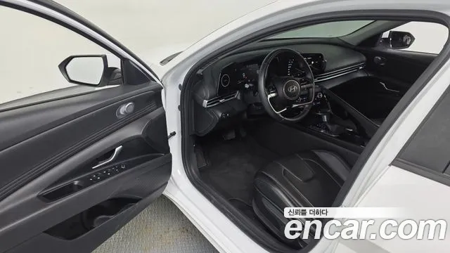 Hyundai Avante CN7 — Фото автомобиля 10