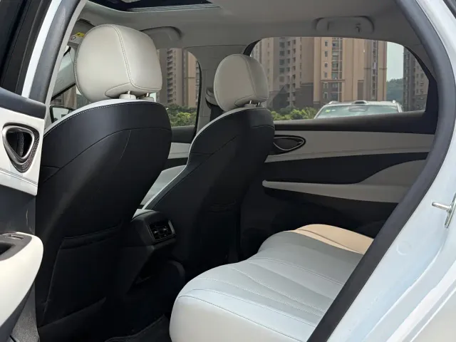BYD Seal 05 DM-i — Фото автомобиля 10
