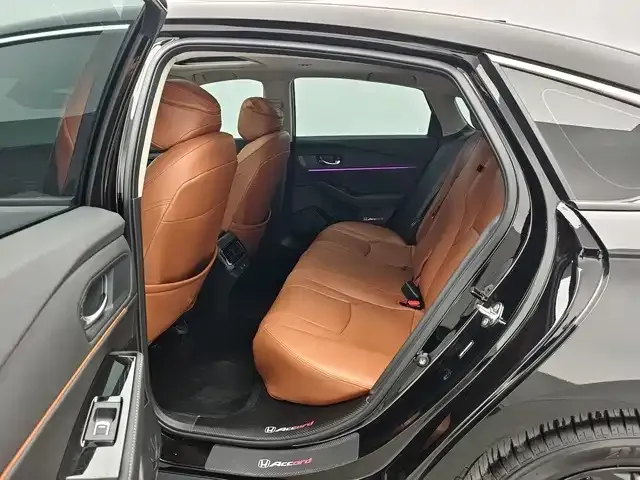 Honda Accord — Фото автомобиля 12