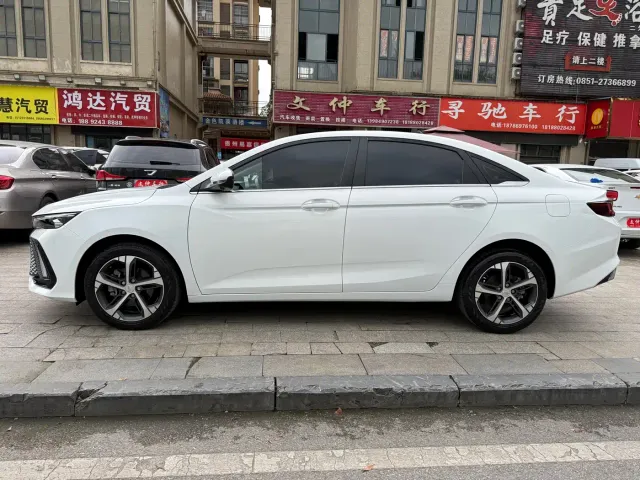 Geely Emgrand L — Фото автомобиля 13