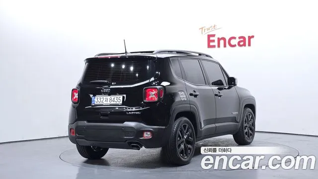 Jeep Renegade — Фото автомобиля 2