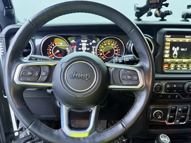 Jeep Wrangler — Фото автомобиля 18