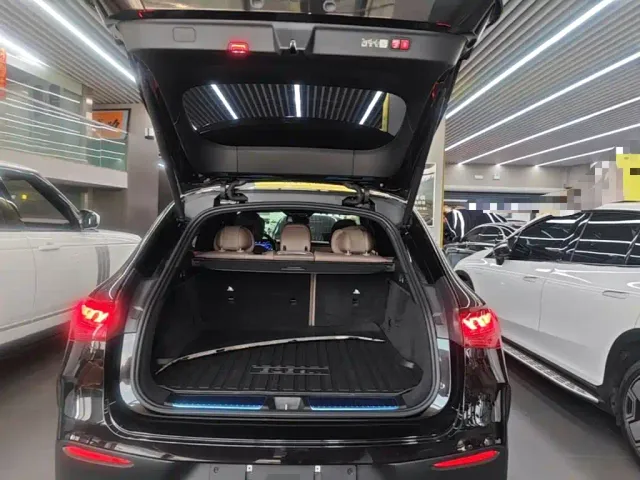 Mercedes-Benz EQE SUV — Фото автомобиля 18