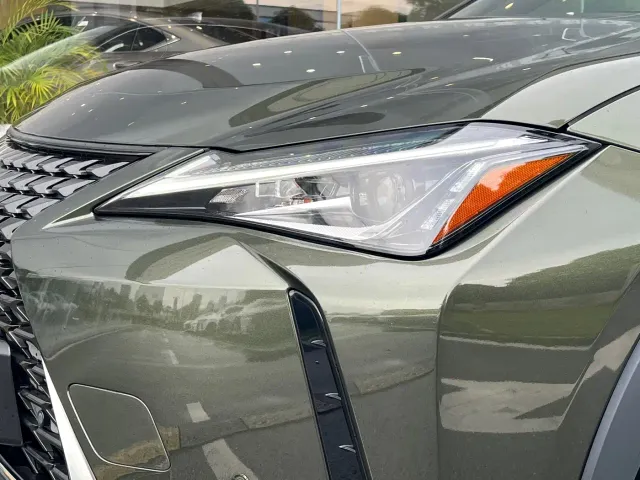 Lexus UX — Фото автомобиля 16