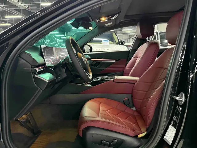 BMW 5 Series — Фото автомобиля 8