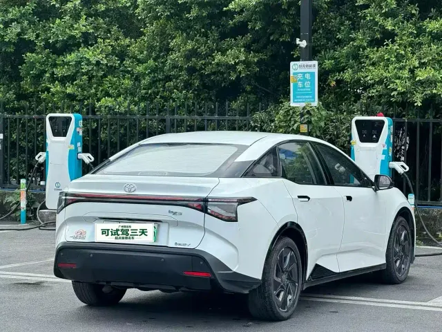 Toyota bZ3 — Фото автомобиля 9