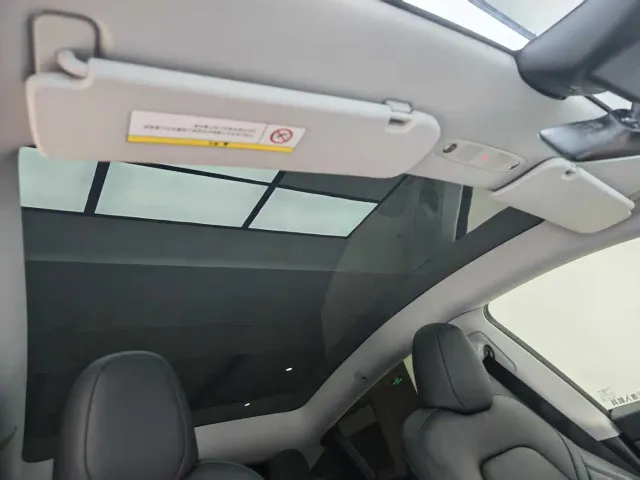 Tesla Model Y — Фото автомобиля 8