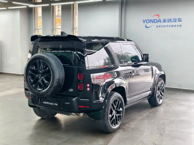 Land Rover Defender — Фото автомобиля 5