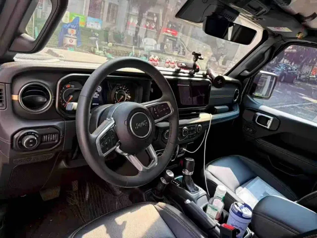 Jeep Wrangler — Фото автомобиля 5