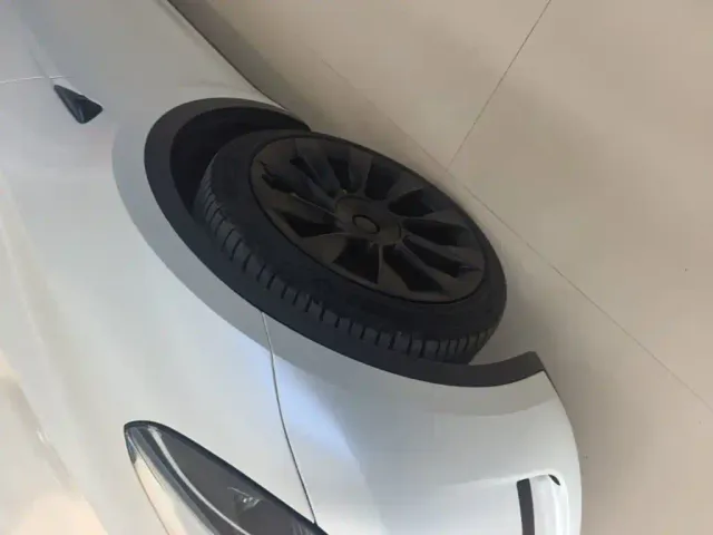 Tesla Model Y — Фото автомобиля 22