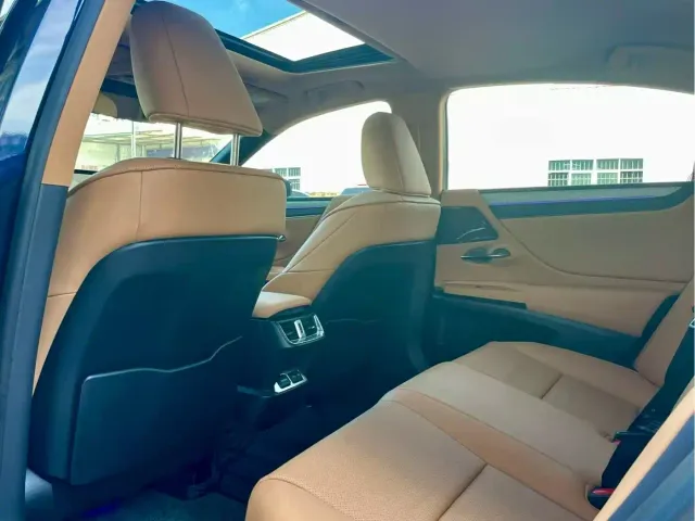 Lexus ES — Фото автомобиля 6