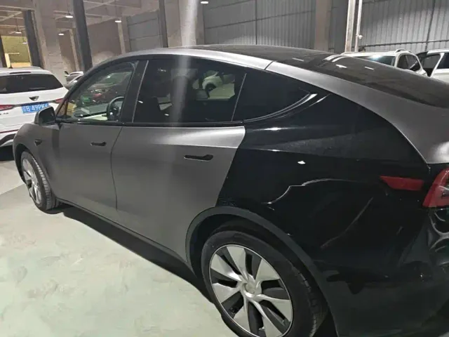 Tesla Model Y — Фото автомобиля 4