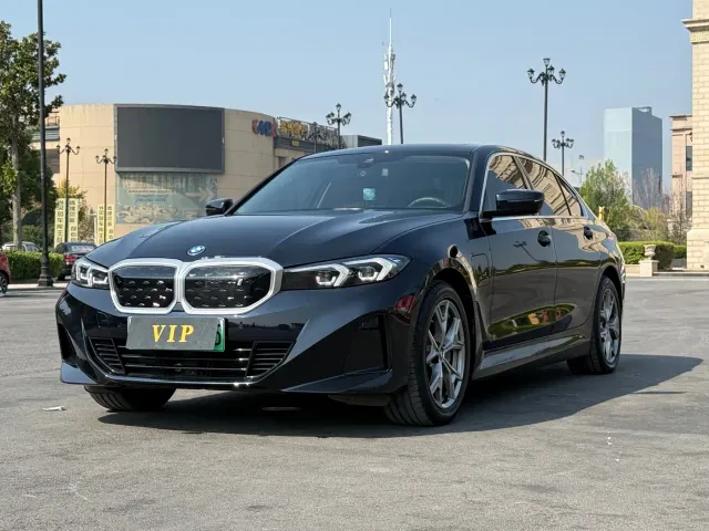 Фотография автомобиля — BMW i3