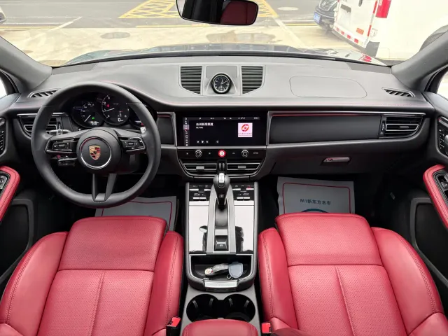 Porsche Macan — Фото автомобиля 9