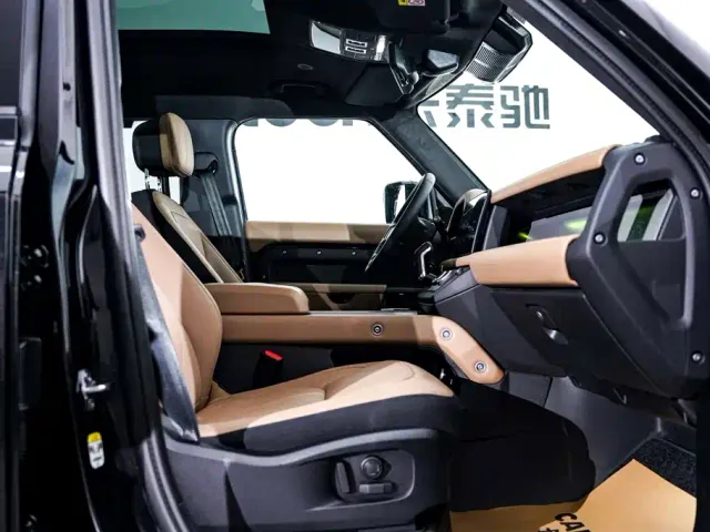 Land Rover Defender — Фото автомобиля 19