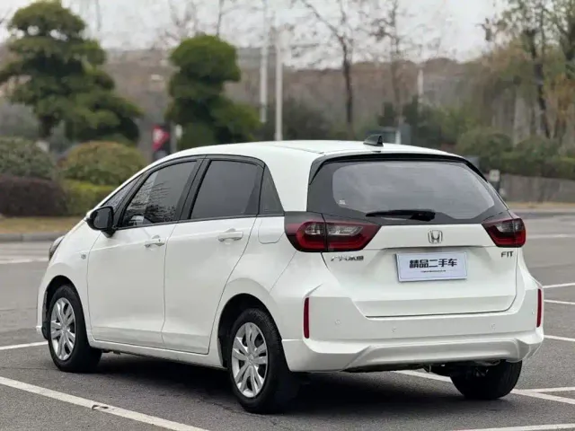 Honda Fit — Фото автомобиля 7