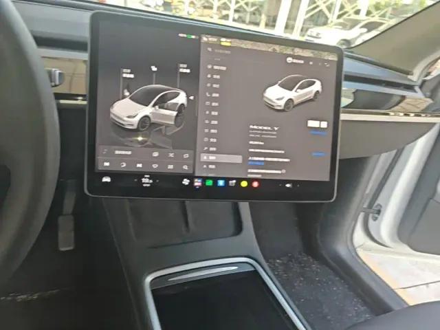 Tesla Model Y — Фото автомобиля 12