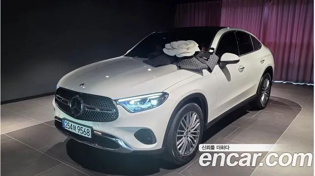 Фотография автомобиля — Mercedes-Benz GLC-Class