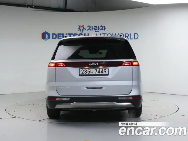 Kia Carnival Generation 4 — Фото автомобиля 4