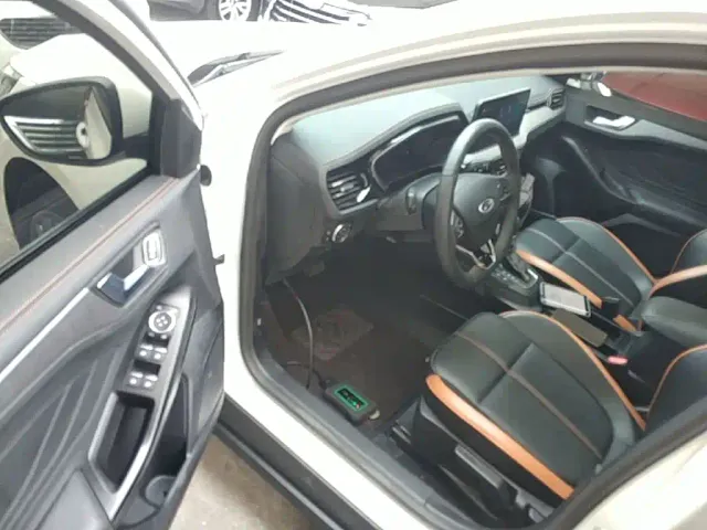 Ford Focus — Фото автомобиля 15