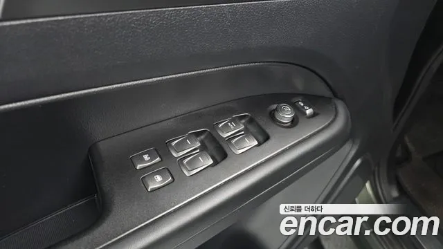 KG_Mobility_Ssangyong Rexton Новый Rexton Sport Khan Дизель 2.2 4WD — Фото автомобиля 23
