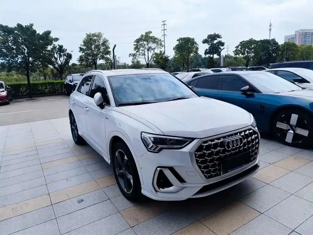 Audi Audi Q3 2024 35 TFSI Fashion Sport — Фото автомобиля 4