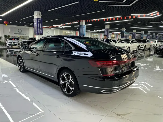 Volkswagen Passat — Фото автомобиля 7