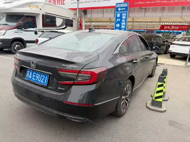 Honda Accord — Фото автомобиля 8