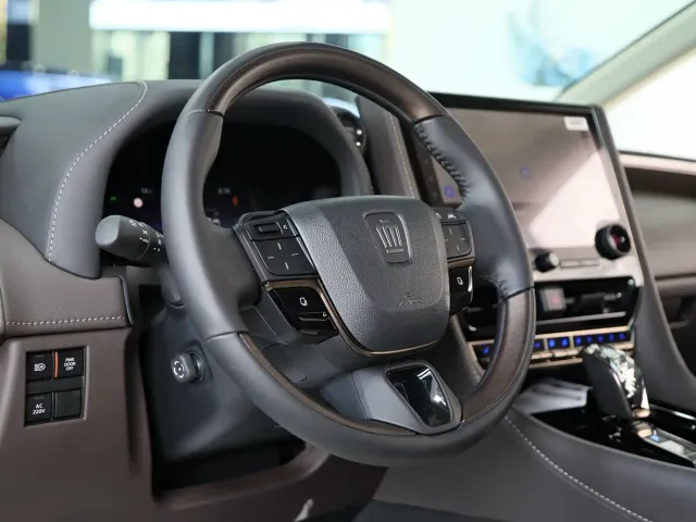 Toyota Vellfire — Фото автомобиля 9