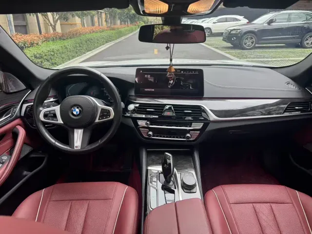BMW 5 Series — Фото автомобиля 6