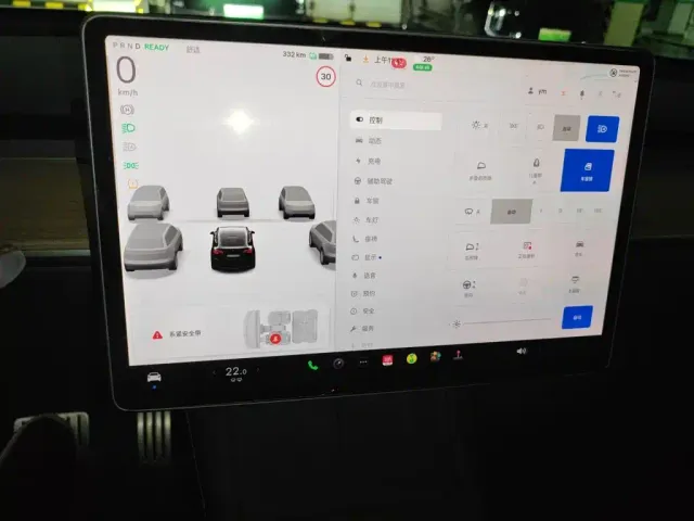 Tesla Model Y — Фото автомобиля 12