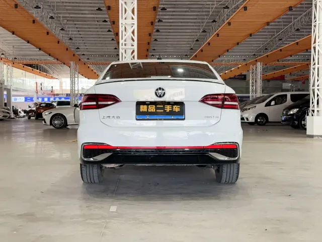 Volkswagen Lavida — Фото автомобиля 5